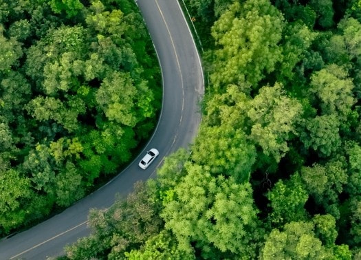 Emissioni auto e furgoni: ecco chi è già vicino ai target 2027 (e chi rischia di più)