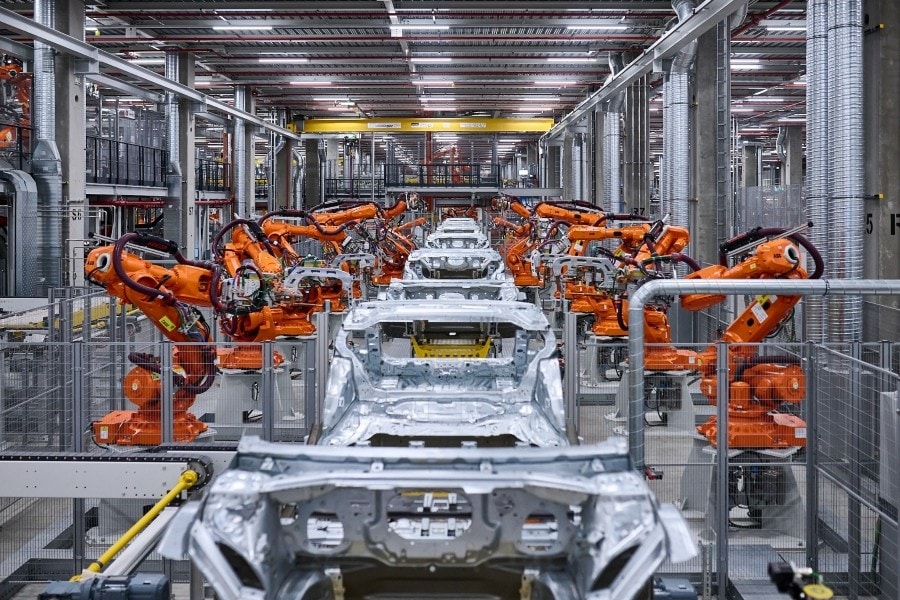 Uno studio tedesco lancia l'allarme: fino a 726 mila posti di lavoro a rischio nell'auto europea