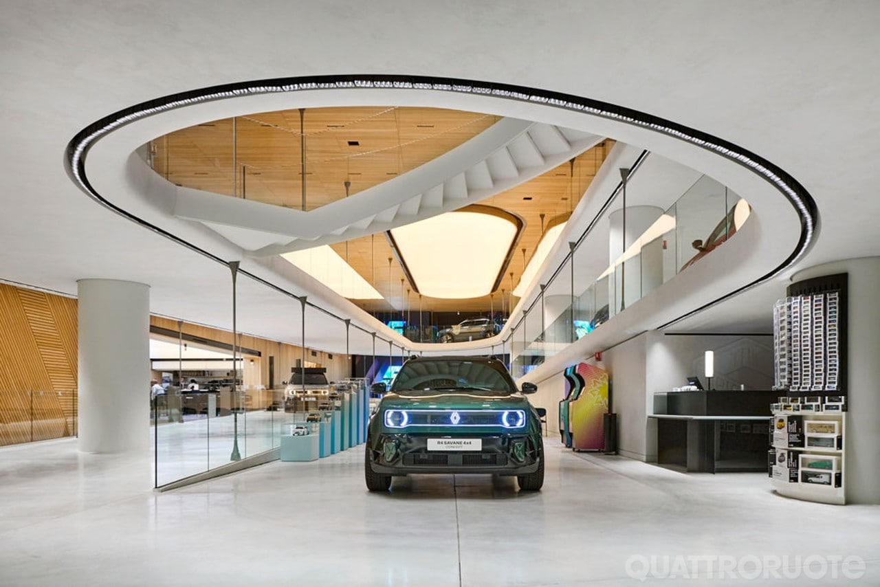 Le défilé Renault: gli Champs-Élysées diventano una passerella 