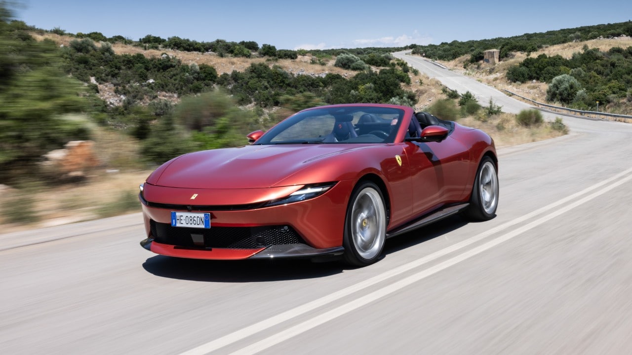 Ferrari Amalfi Spider: come va la V8 scoperta da guidare ogni giorno - VIDEO