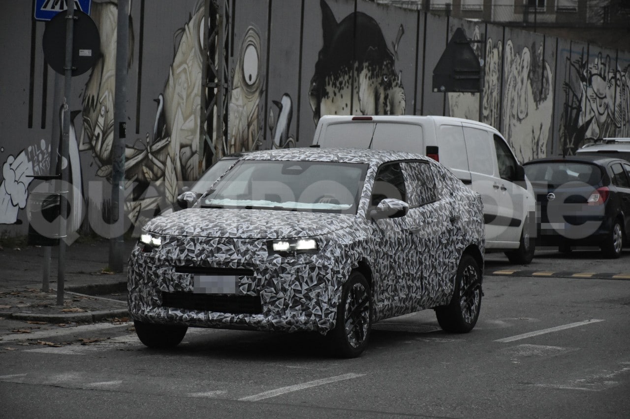 Fiat Fastback 2026: le ultime foto spia mostrano come sarà