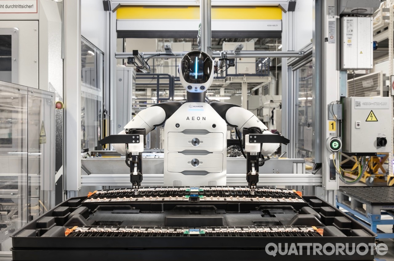 Il robot-operaio di BMW è arrivato in Europa: ecco cosa fa Aeon, con e senza l'uomo