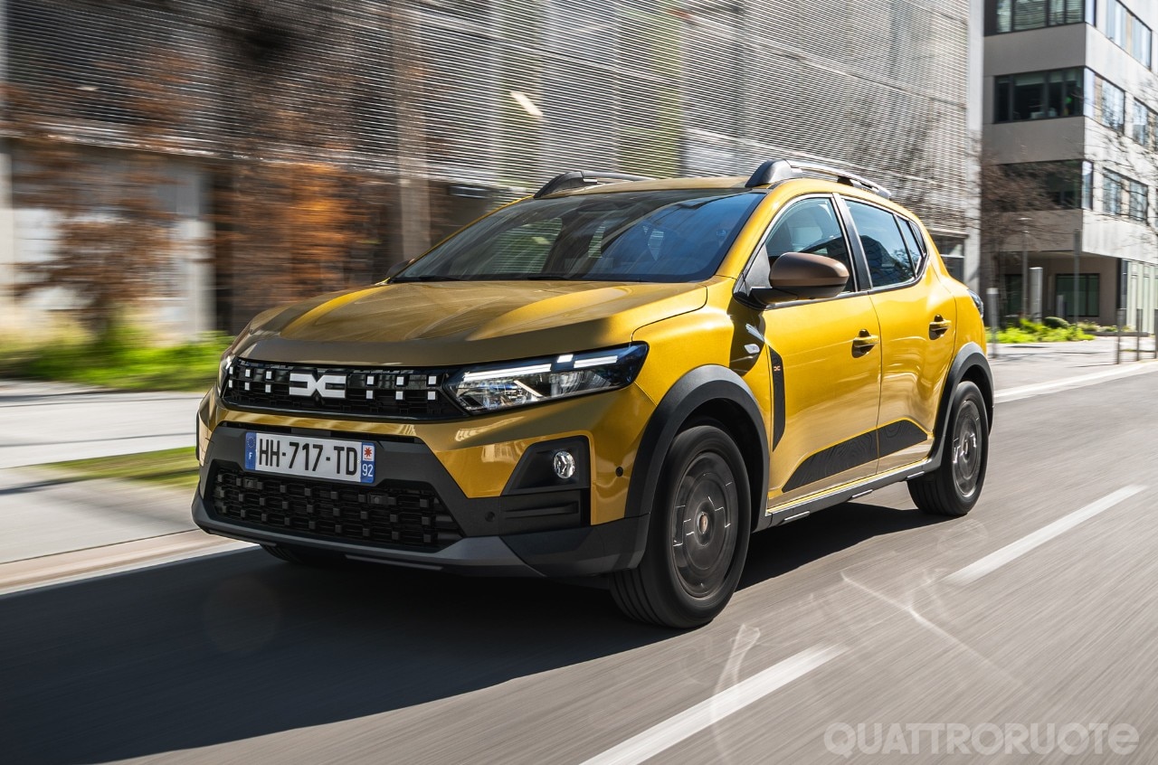 Dacia Sandero 2026, col GPL promette quasi 1.600 km di autonomia: ecco come va - VIDEO