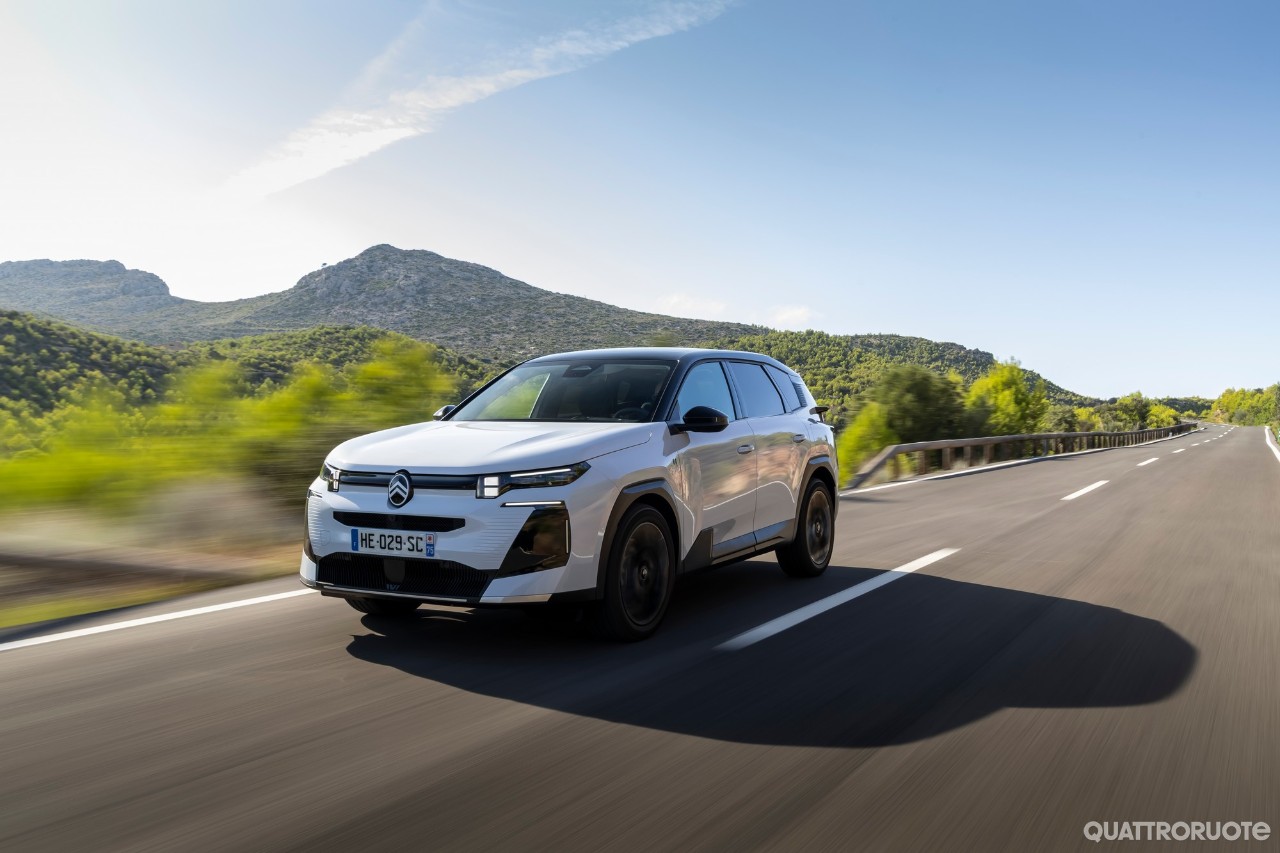 Novità Citroën: la C5 Aircross Plug-in Hybrid sale a 225 CV e il diesel torna sul Berlingo