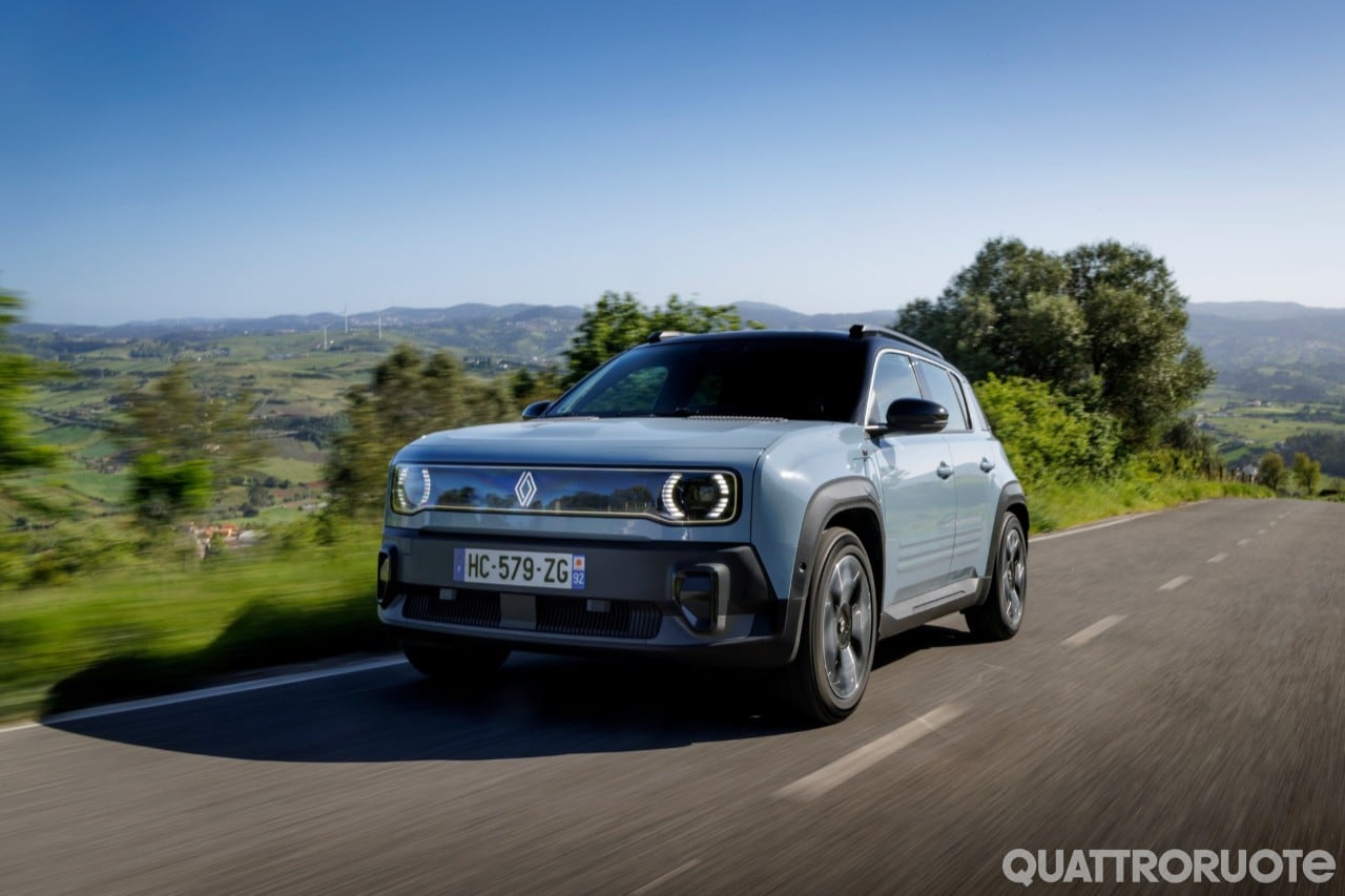 Il ritorno (con stile) dell'auto "jeans" - VIDEO