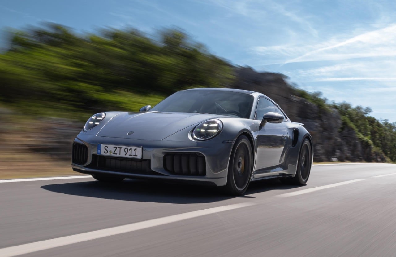 Porsche, la crisi continua: vendite a picco, la 911 limita i danni