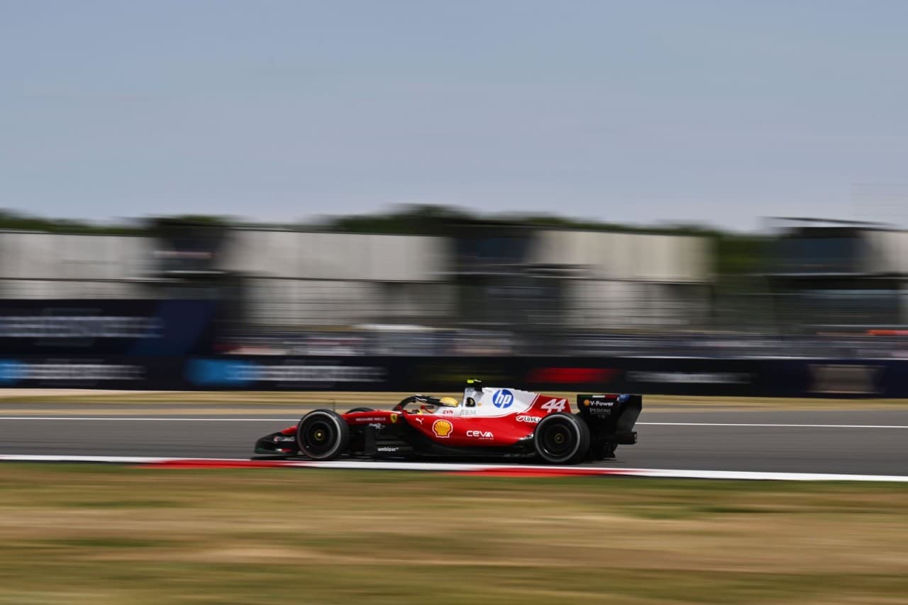 F1, Hamilton incanta Silverstone: è sua la pole Sprint 