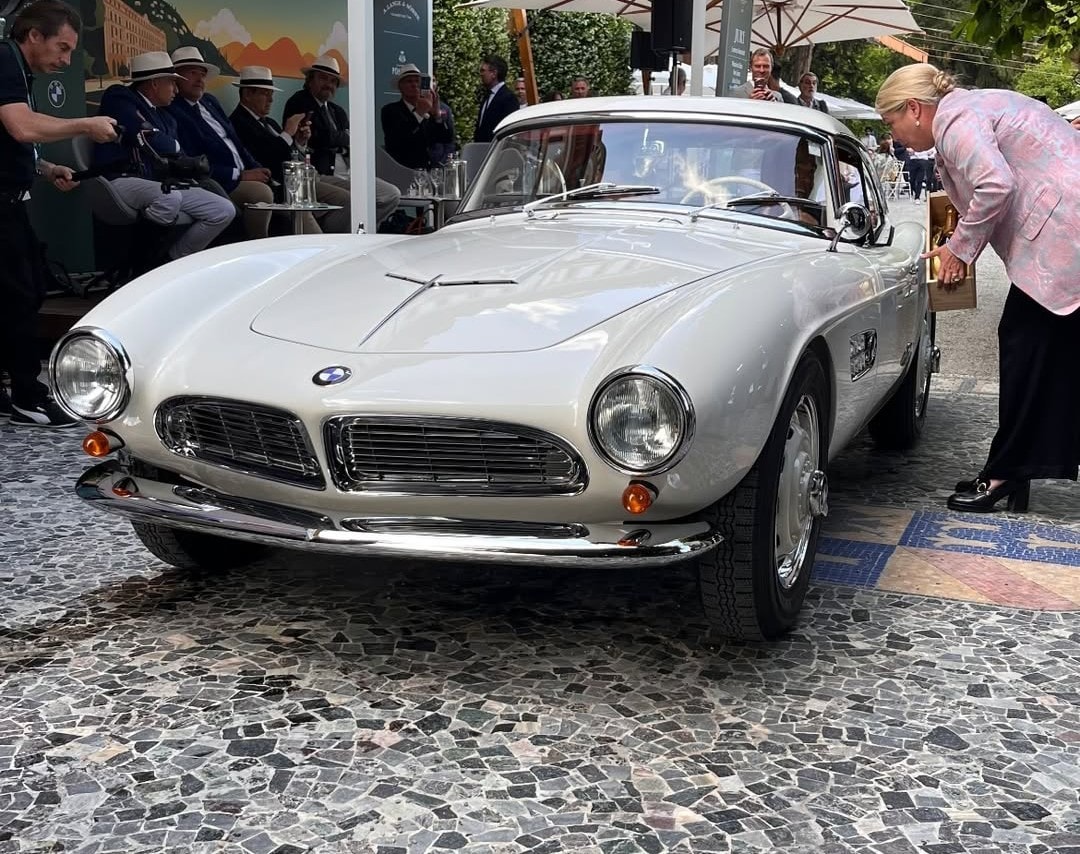 Vince la BMW 507, ovvero l’eleganza del rischio