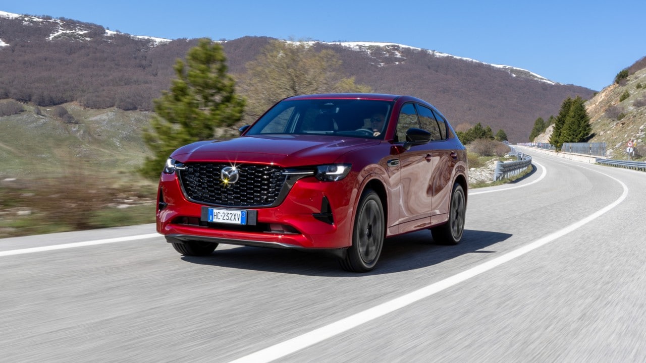 Caro benzina e gasolio? La Mazda CX-60 offre 1.000 euro di rifornimenti