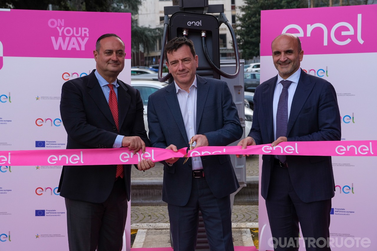 Enel completa 3.730 punti di ricarica veloce in Italia: ora punta a quota 4.930