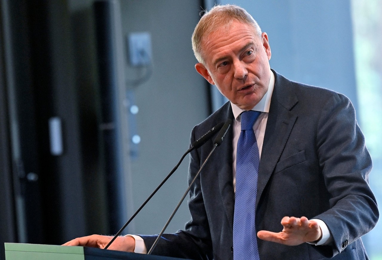 Stellantis, il governo liquida l’era Tavares: “Gestione fallimentare, il flop è nei numeri"