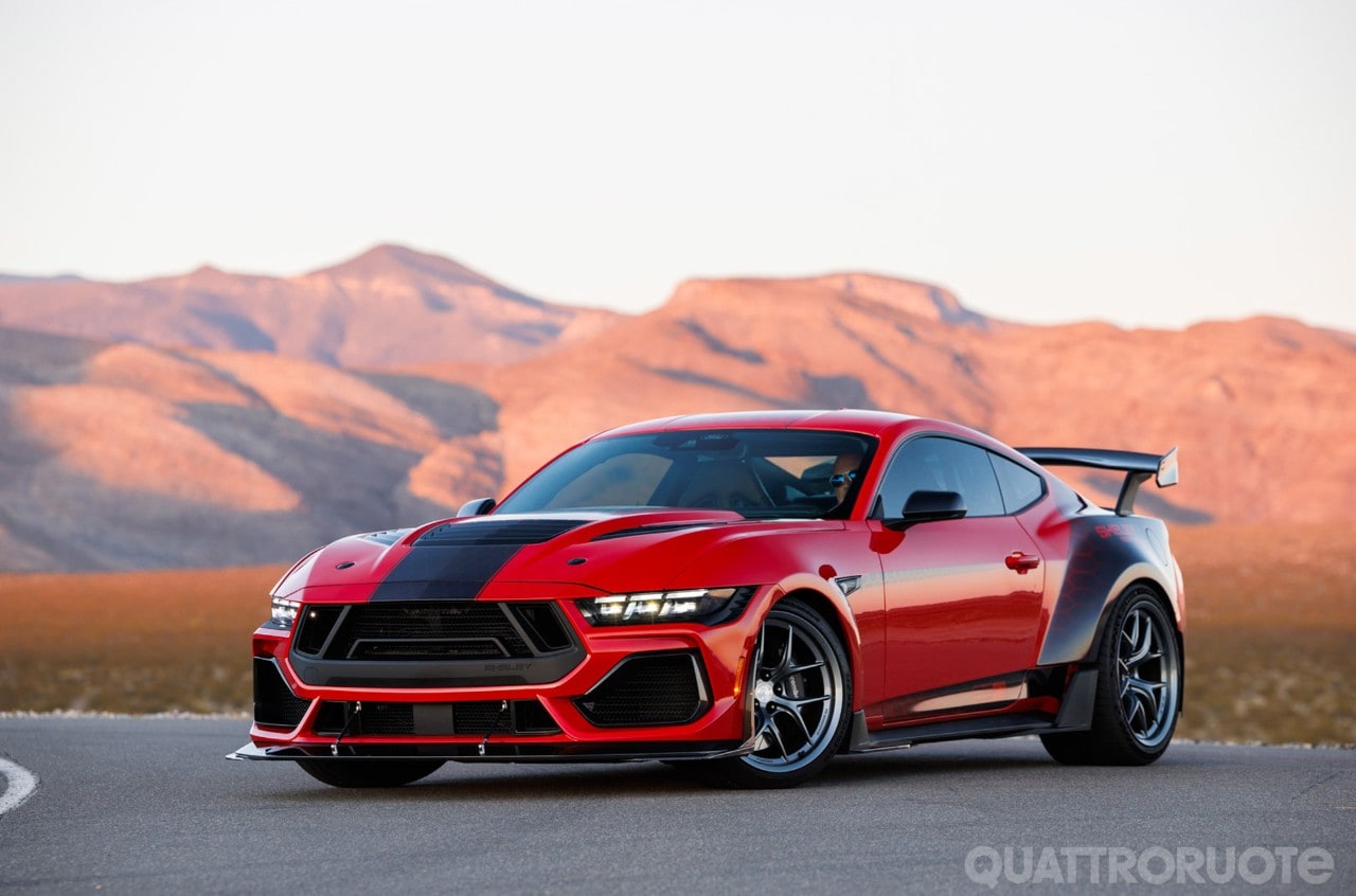 850 CV (e 200 mila euro) per la Super Snake R
