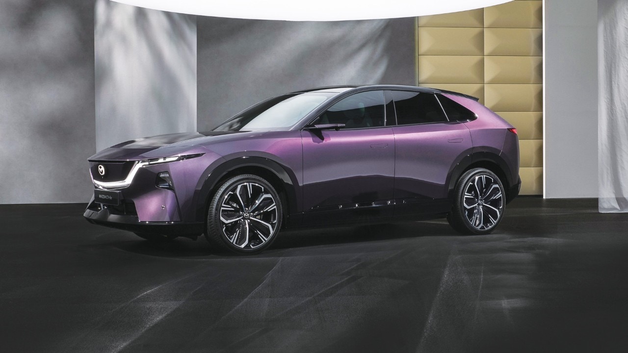 Mazda, tre novità in arrivo: debutta la CX-6e, CX-30 e MX-5 si aggiornano
