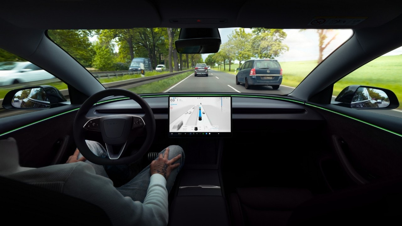 Tesla FSD, anche la Slovenia dice sì alla guida assistita: è il sesto Paese europeo