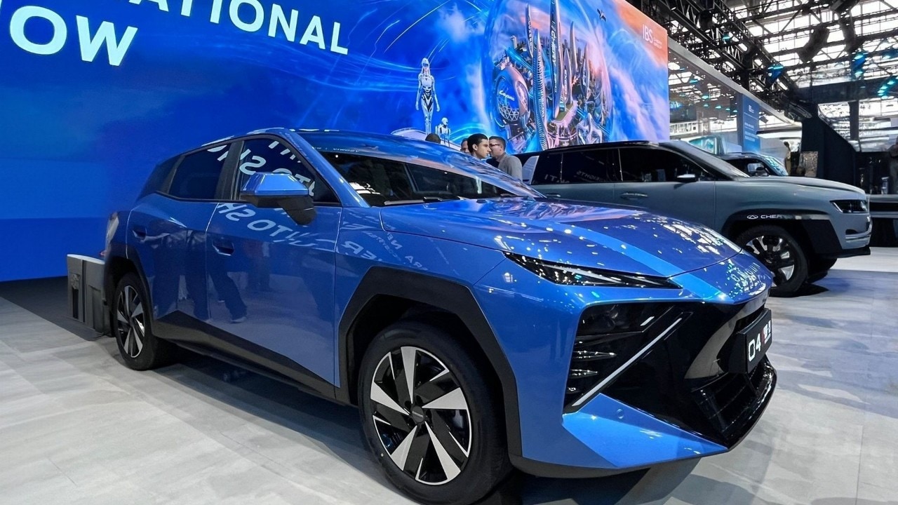 Omoda 4 dal vivo a Pechino: benzina e full hybrid, è pronta anche per l’Europa - VIDEO