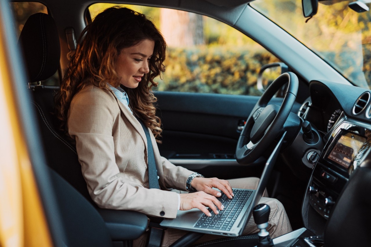Auto, arriva l'obbligo della Pec: senza non si potranno fare revisione e passaggio di proprietà