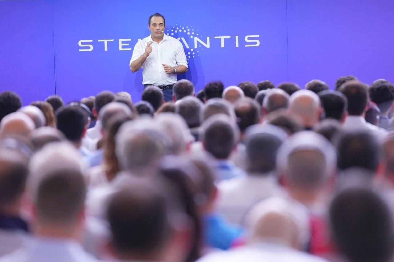 Stellantis, Filosa difende il reset: “Doloroso, ma ora siamo sulla strada giusta”