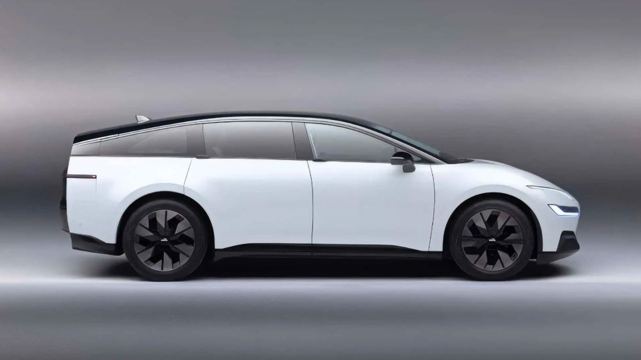 Coda tronca, design futuribile, sette posti: l’elettrica avveniristica cancellata da Ford