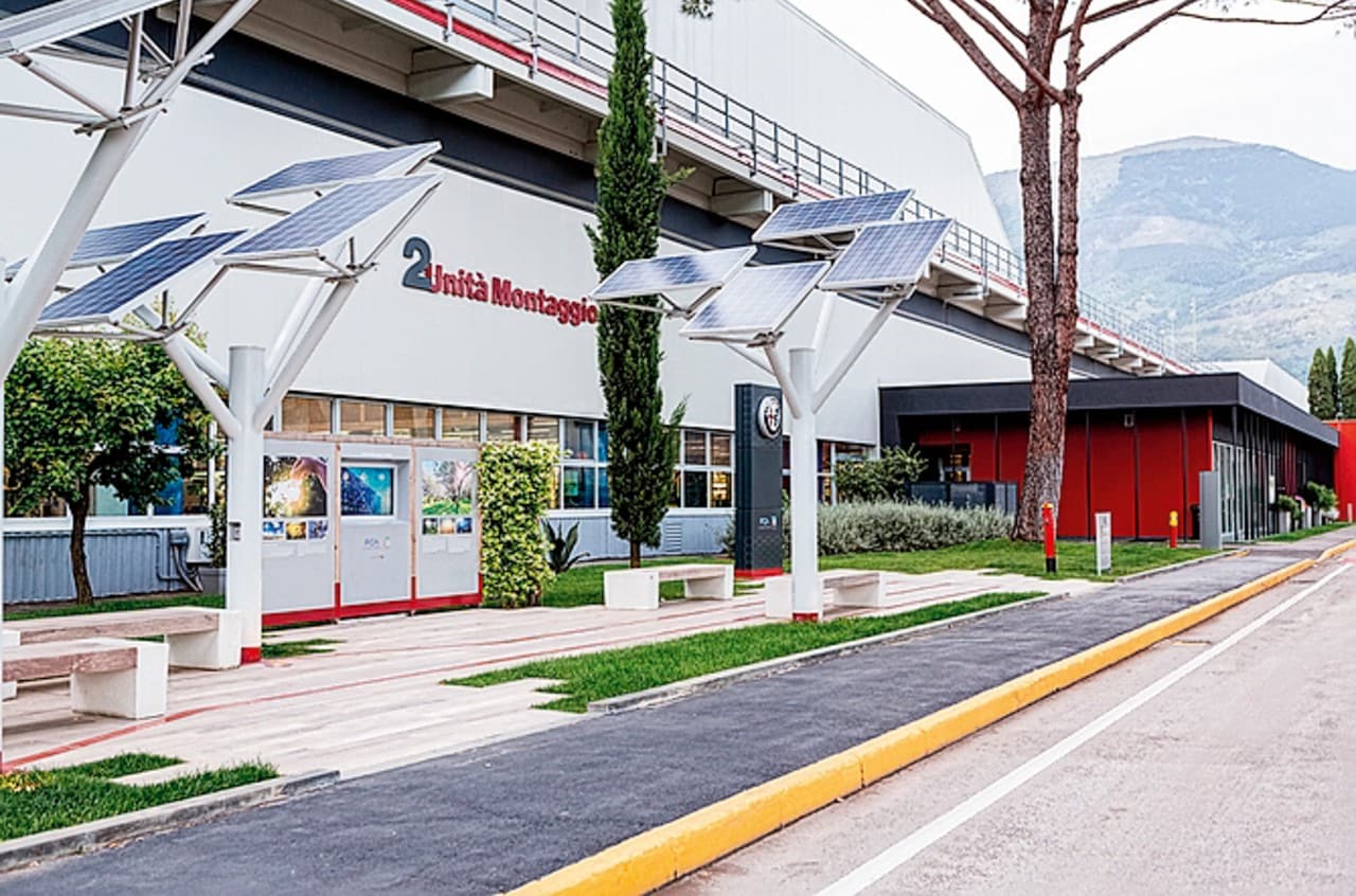 Stellantis, quattro impianti da vendere o condividere coi cinesi: c'è anche Cassino? 