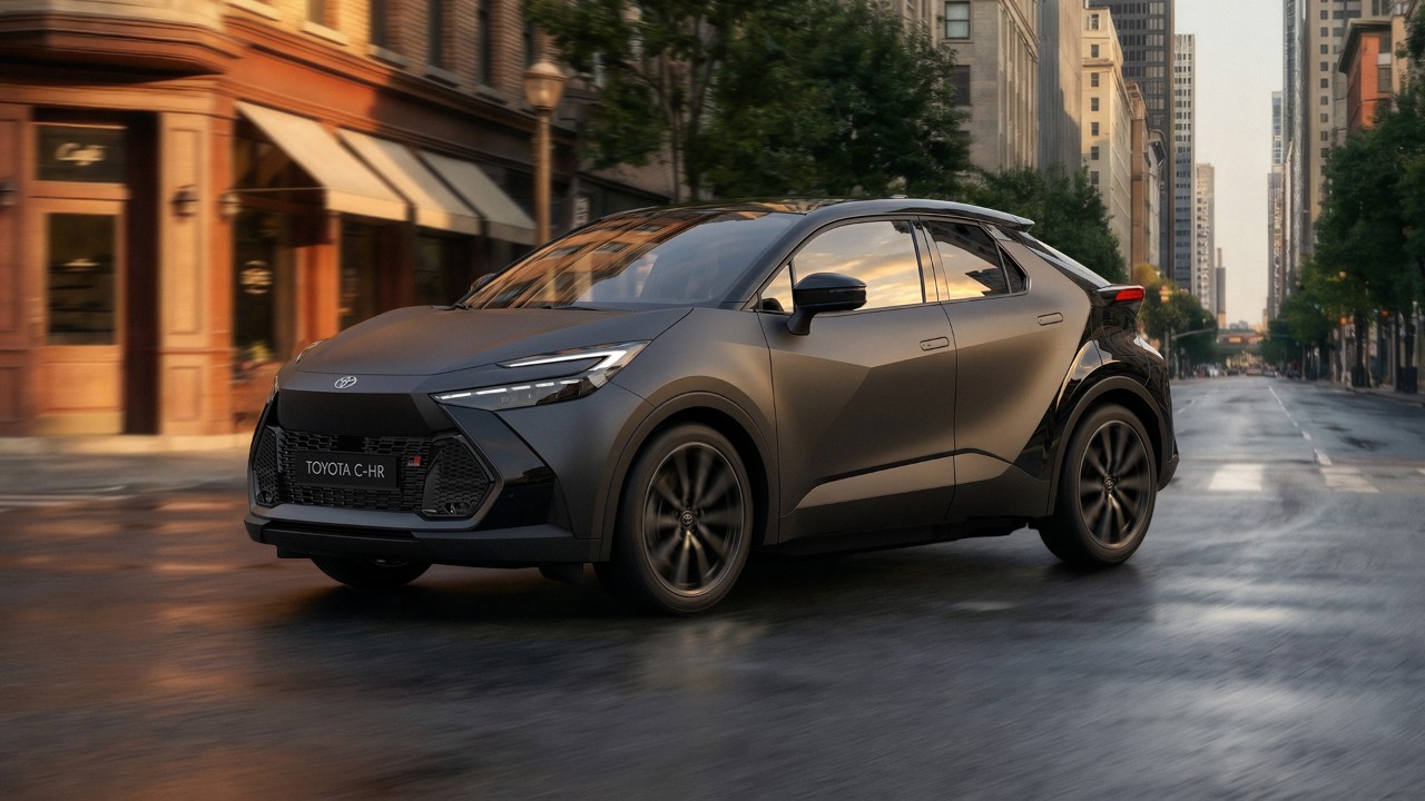 Toyota C-HR, il Model Year 2027 si concentra sulla GR Sport: tutte le novità