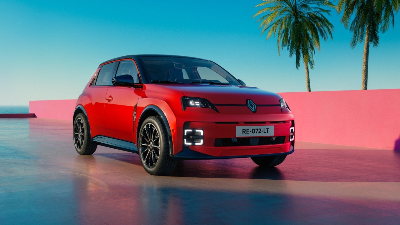 Più autonomia, Gemini e una nuova entry level: la Renault 5 E-Tech si aggiorna