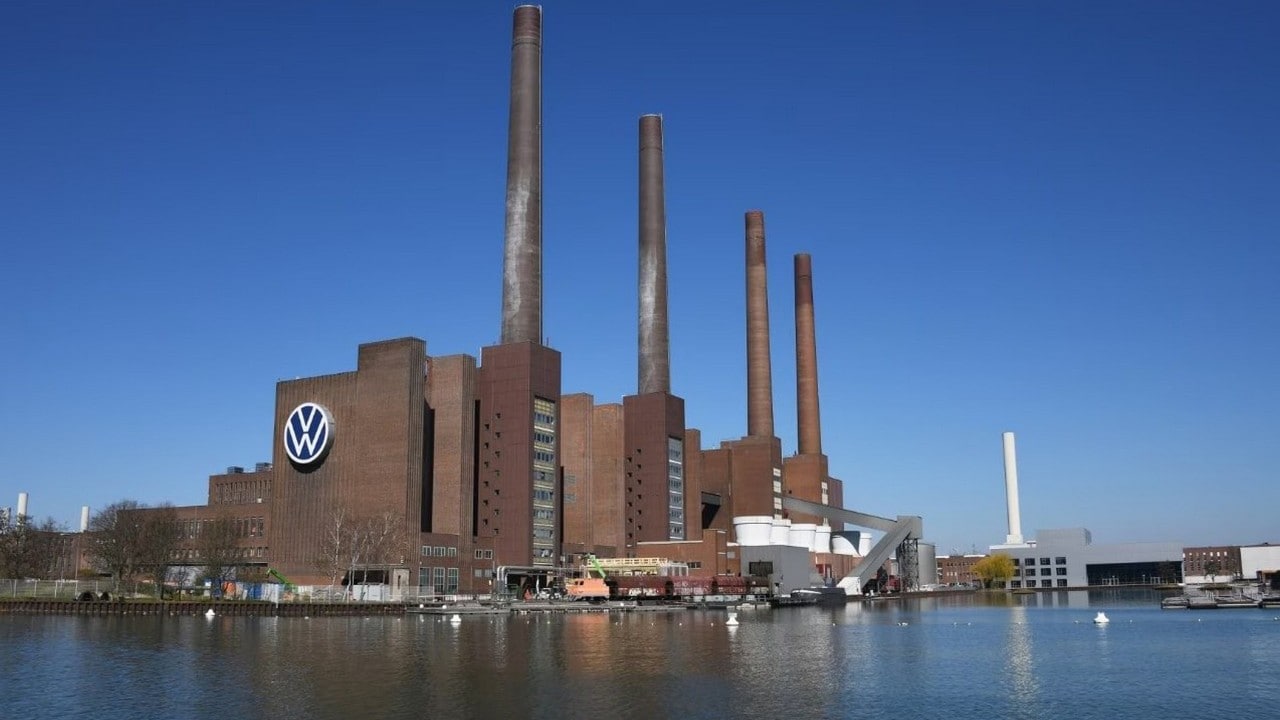Volkswagen, sale la tensione sui tagli: il management prepara il piano B