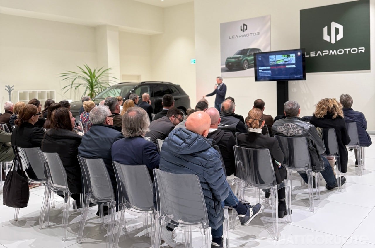 Leapmotor C10 REEV, continua il tour che spiega la tecnologia range extender dal vivo